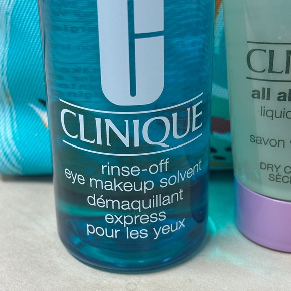 Clinique Skincare Set With Colorful Bag 🆕 - Picture 2 of 5